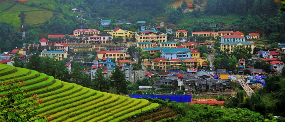 Ruộng bậc thang Mù Cang Chải mùa lúa chín tháng 9